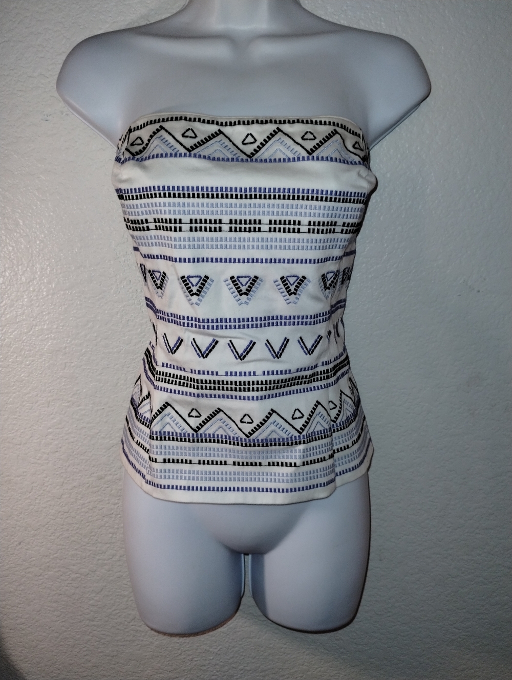 White House Black Market Top Straps Included Embroidered Aztec White & Navy 10